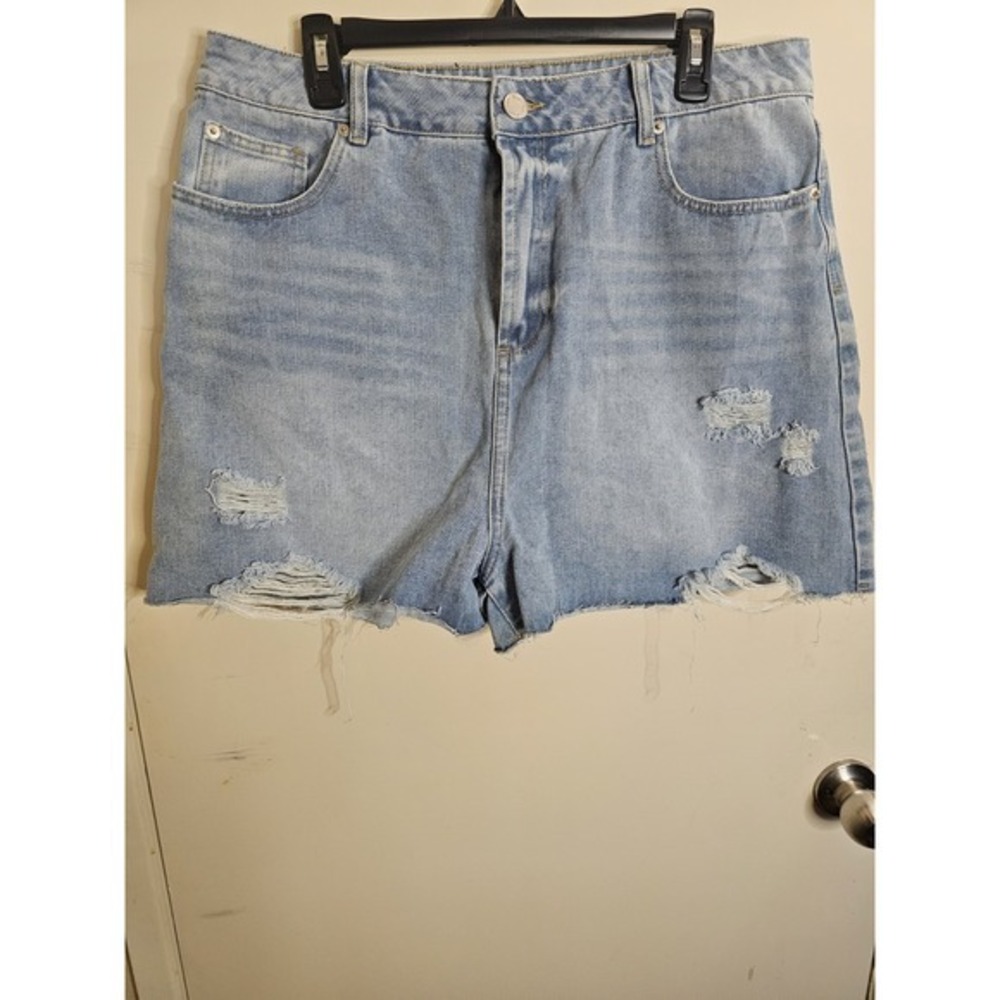 NWT Nasty Gal High Waist Distressed Jean Mom Shorts‎ Raw Hem US12